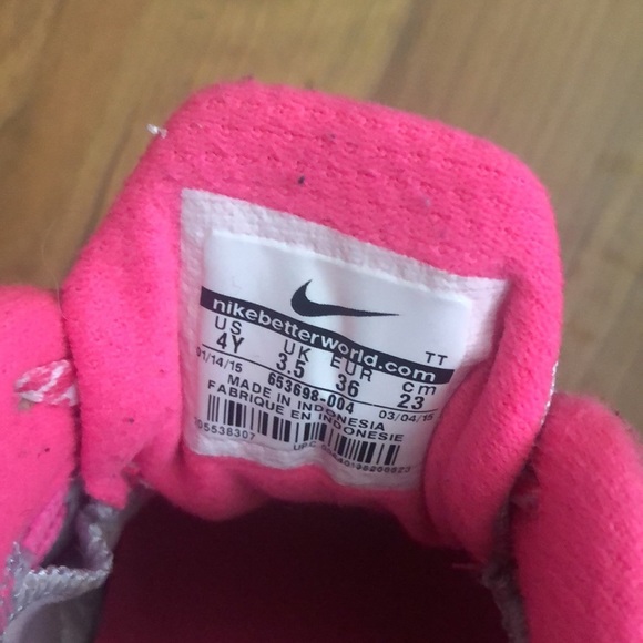 Girls Nike sneakers​ - Picture 10 of 10